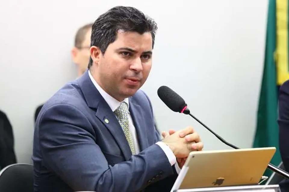 “Eu me vacinei, mas eu defendo de forma intransigente o direito das pessoas de [...] não se vacinarem”, diz senador de Rondônia