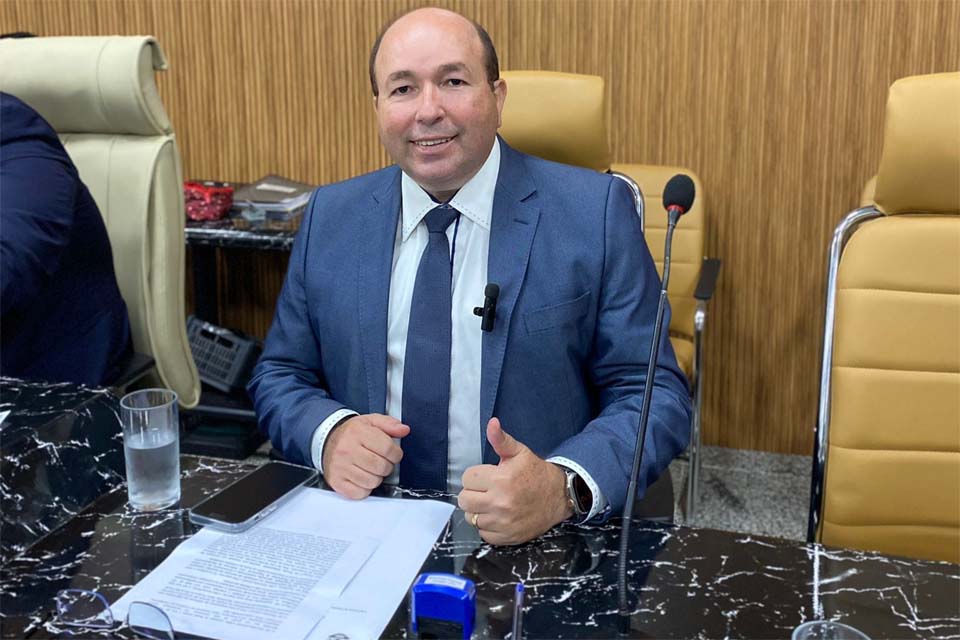 Prefeitura atende pedido de providência de Edwilson Negreiros e promove melhorias em vias do Bairro Lagoinha