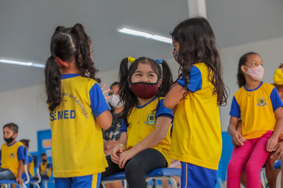 Cerca de 43 mil crianças voltam às aulas na rede municipal após o carnaval; atividades foram retomadas em 141 unidades