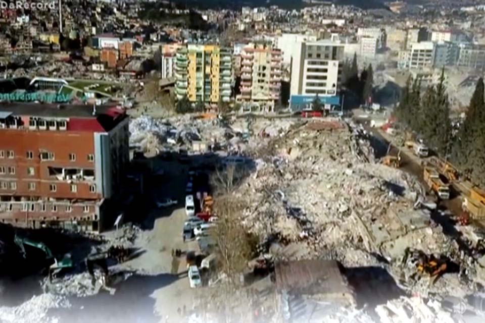 Terremoto na Turquia é 'o pior desastre natural' em 100 anos na Europa, diz OMS