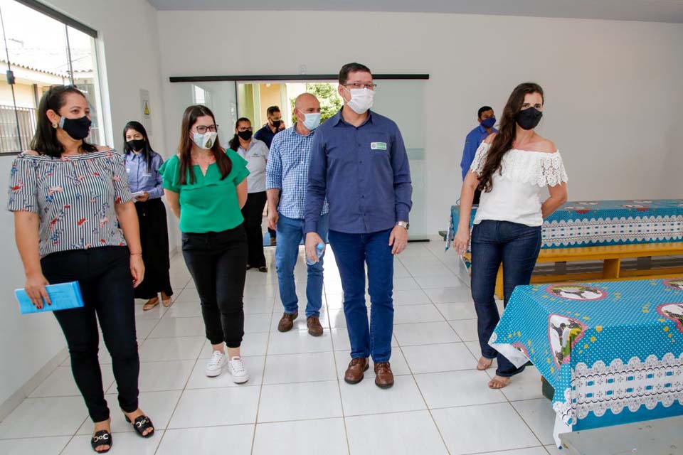 Marcos Rocha visita escolas em Cerejeiras e conhece in loco os feitos que a educação tem alcançado no município