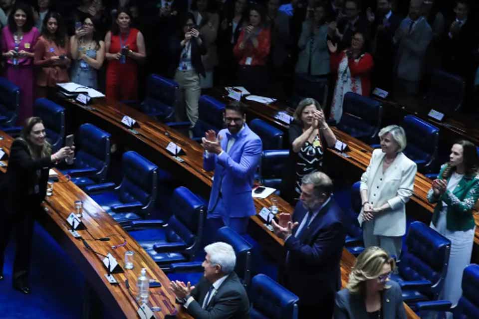 Senado aprova projeto contra adultização de crianças na internet