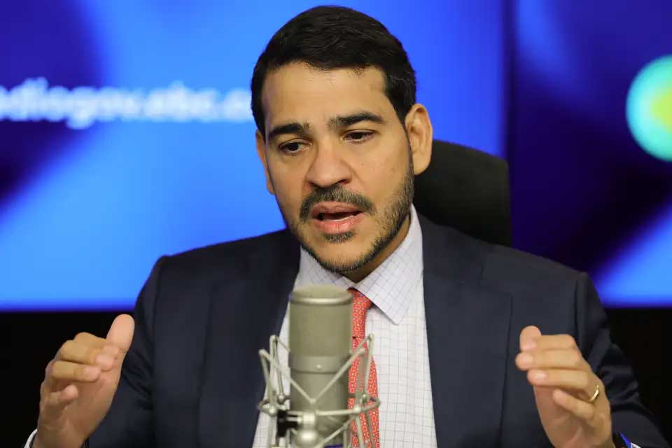 Cotado para o STF, Jorge Messias cita Bob Dylan e publica mensagem enigmática nas redes sociais