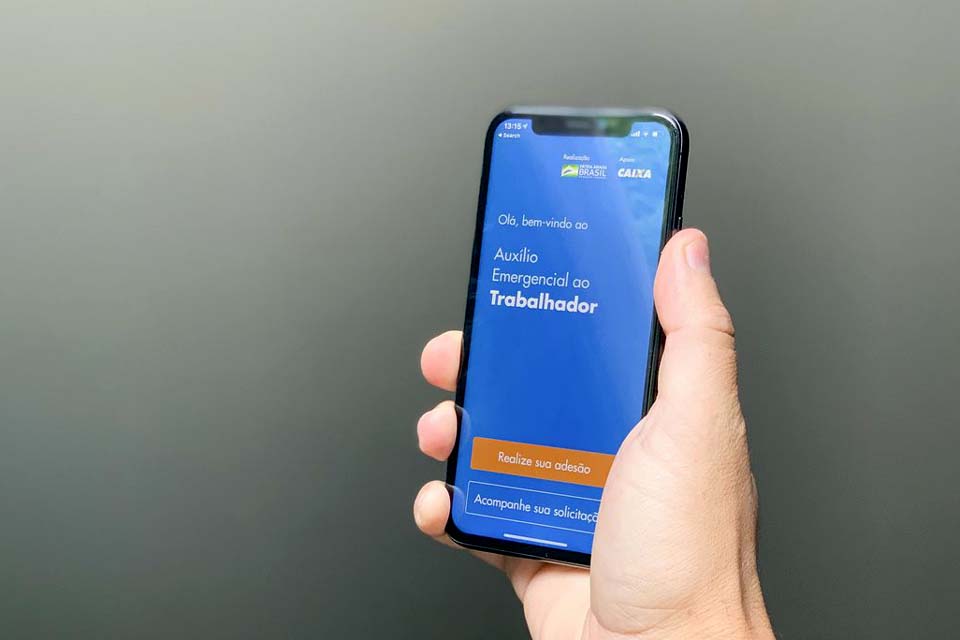 Caixa paga hoje auxílio emergencial a nascidos em abril