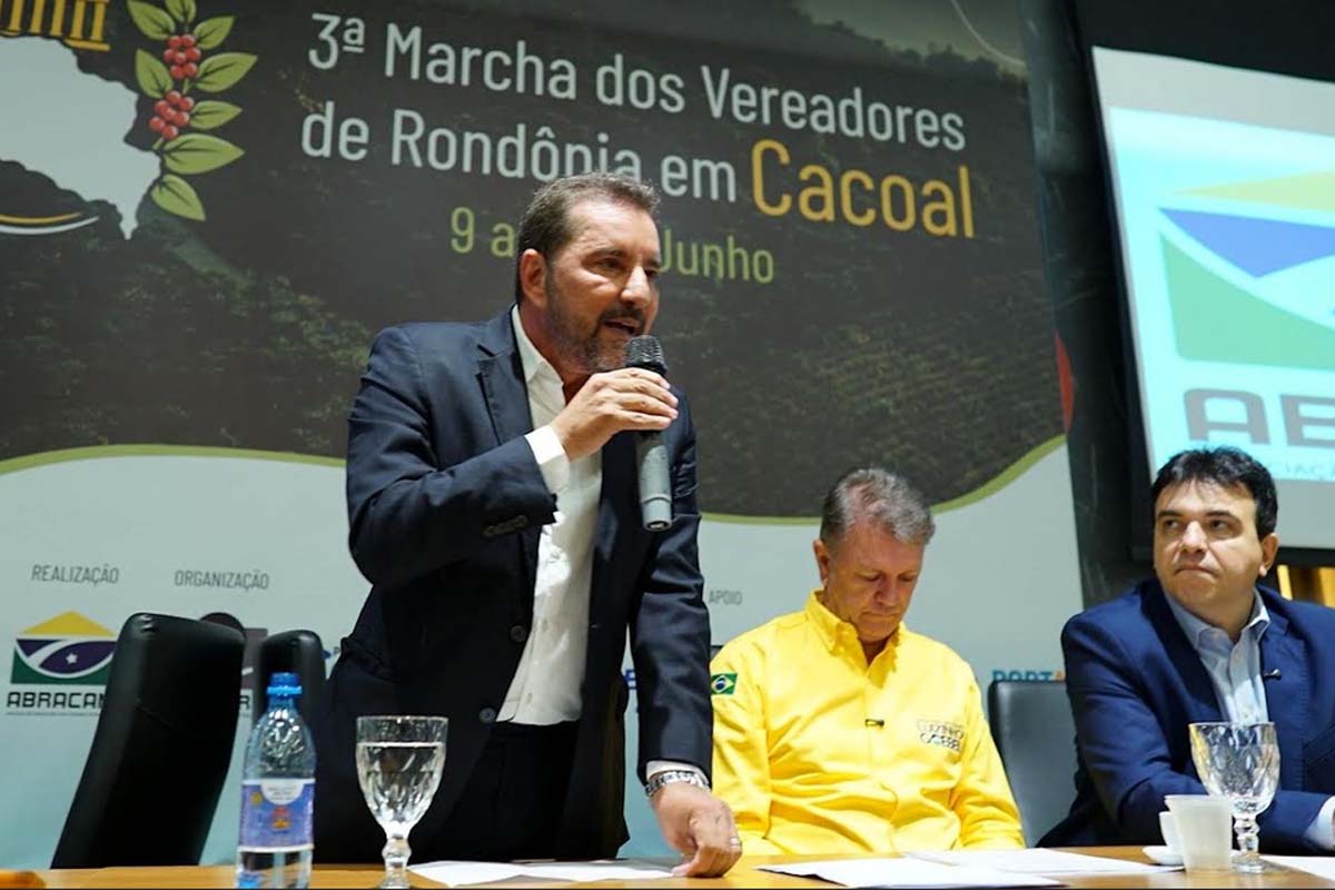 FACULDADE DA PREFEITURA- Cacoal vai adotar modelo de sucesso de Hildon Chaves na Educação