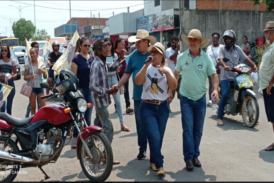 Amauri dos Muletas visita bairros e o distrito de Tarilândia  
