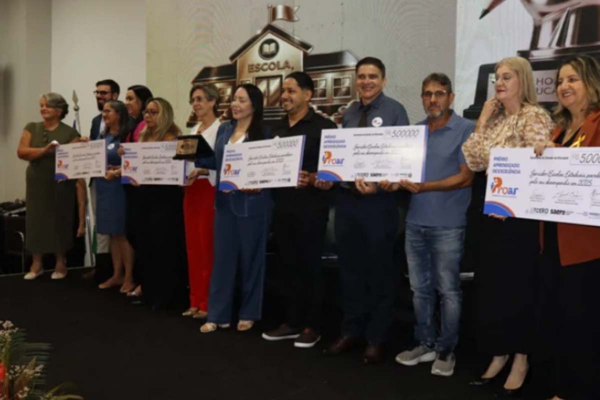 Premiação do Programa Avança Rondônia reconhece escolas, estudantes e profissionais da educação no estado