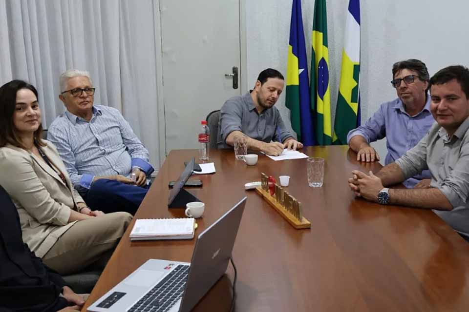 Prefeito anuncia bonificação extraordinária de R$ 1 mil para servidores de Vilhena