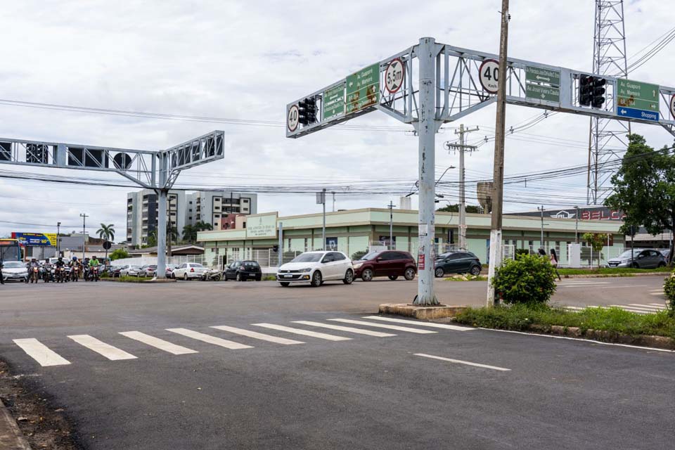 Prefeitura de Porto Velho leva recapeamento asfáltico e sinalização para a av. José Vieira Caúla