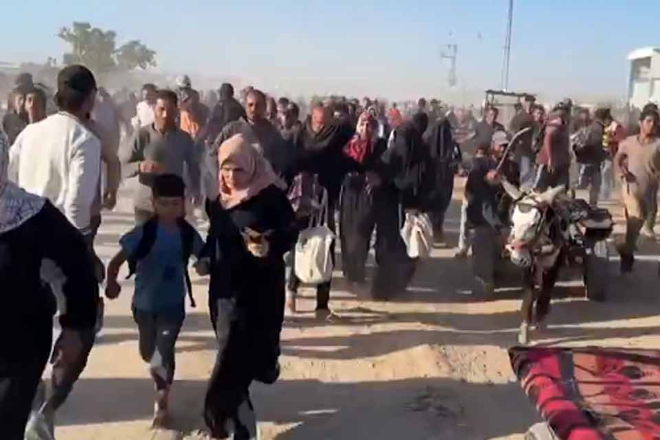 Israel e ONU trocam acusações sobre ajuda humanitária;  crianças são vítimas da fome em Gaza