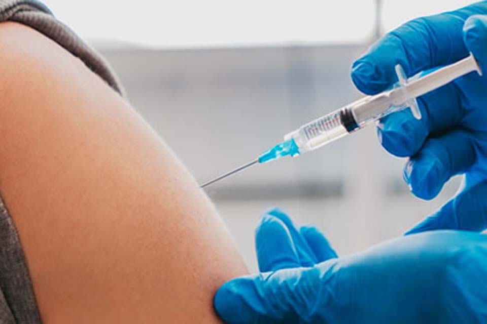 Vacinas tríplice viral e varicela são distribuídas para regionais e Agevisa aguarda reposição do Ministério da Saúde