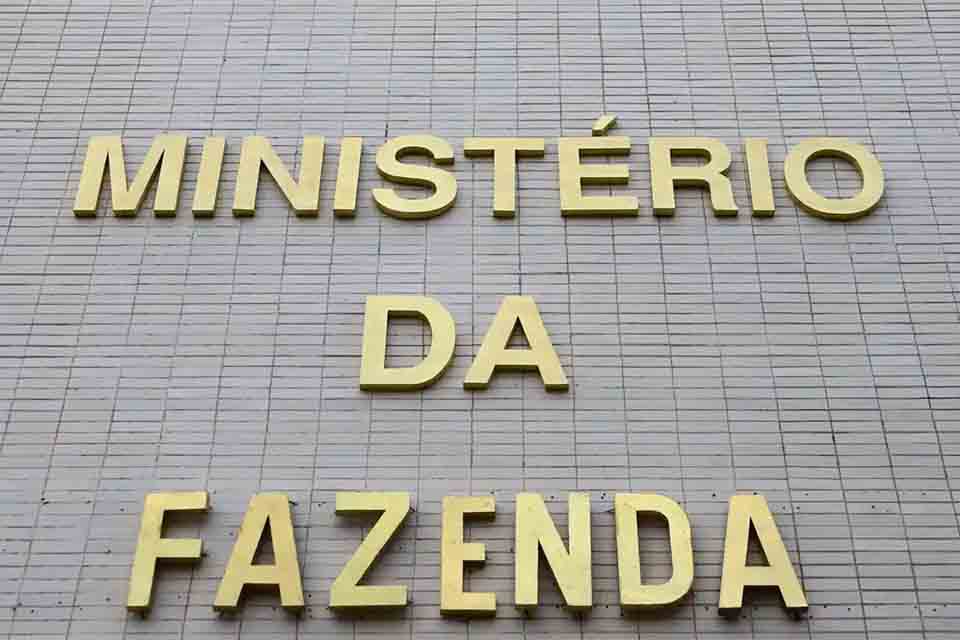 Despesas federais poderão crescer até R$ 168 bilhões em 2026