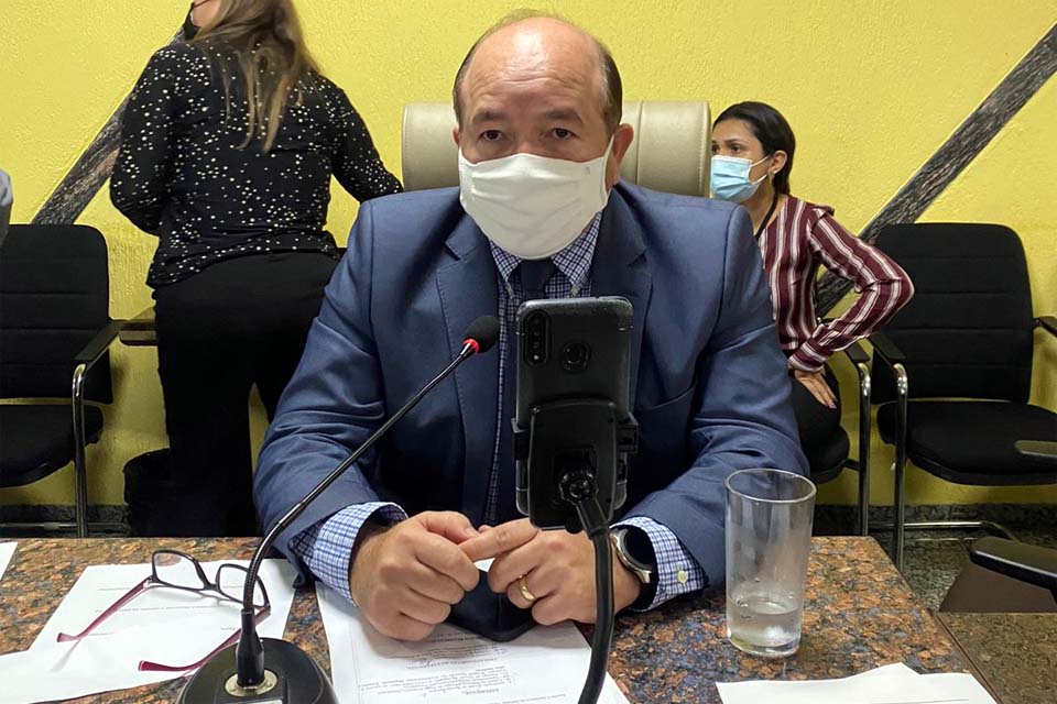 Prefeitura de Porto Velho providencia serviço de iluminação no Bairro Eletronorte após pedido de Edwilson Negreiros