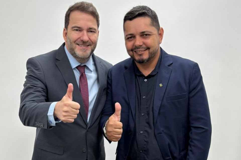 Deputado Alex Redano garante R$ 2,9 milhões para recuperação de estradas em São Francisco do Guaporé
