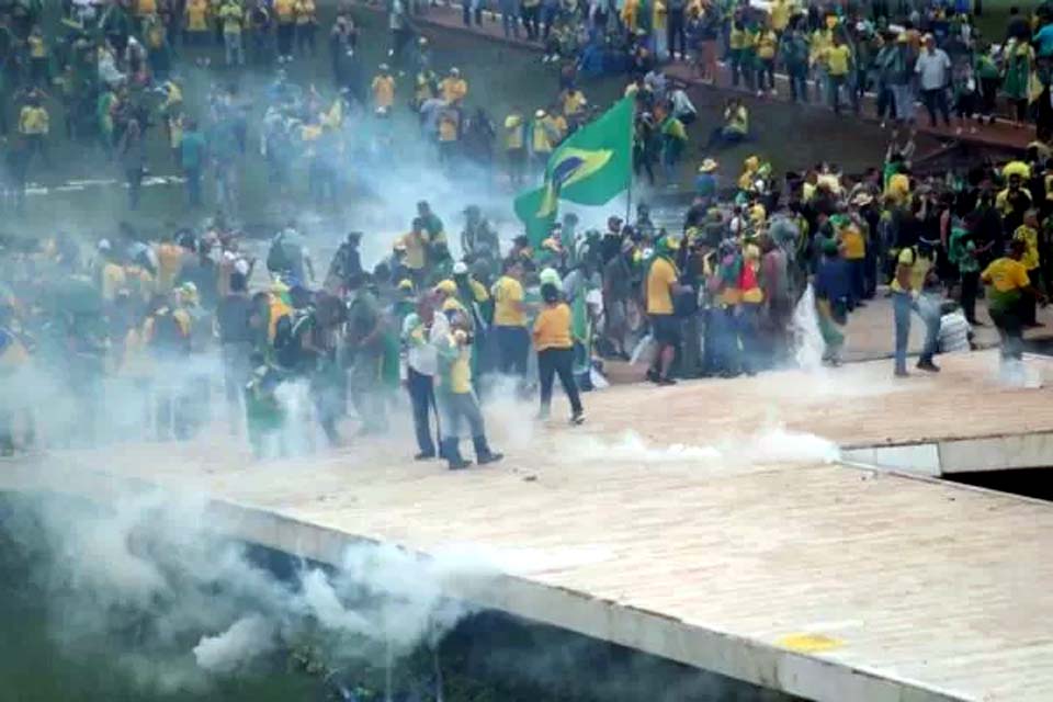 Mais 70 envolvidos em atos do 8/1 viram réus; STF acatou denúncia contra 1.270