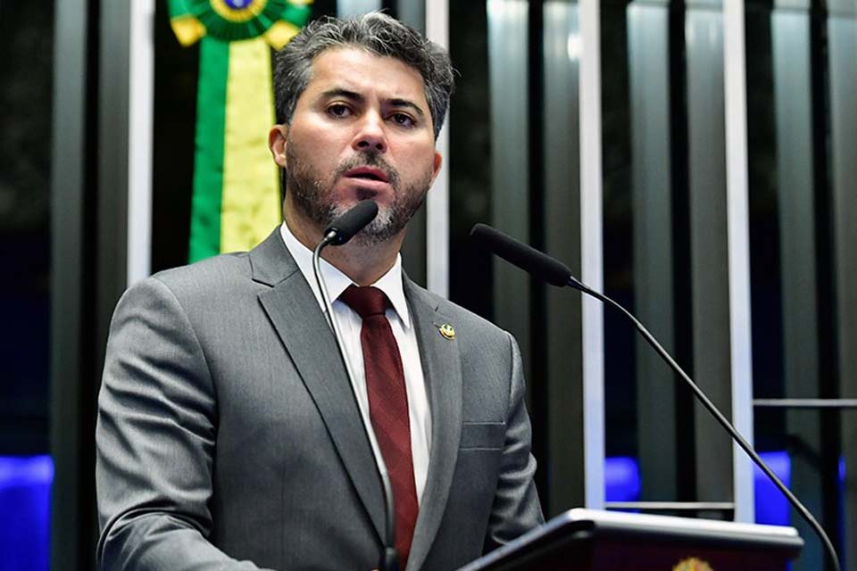 Senador de Rondônia defende liberdade de expressão na internet mesmo diante de práticas criminosas