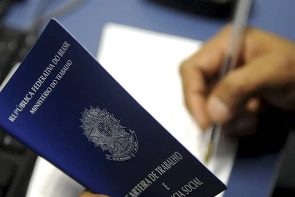 Em dezembro de 2023, 24% dos municípios registraram aumento líquido de empregos de carteira assinada