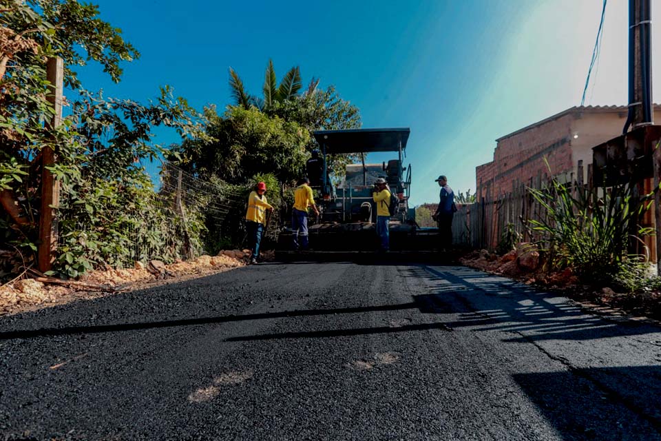 Obras do bairro Rosalina de Carvalho estão 70% concluídas; mais de 20 ruas estão sendo contempladas com a pavimentação