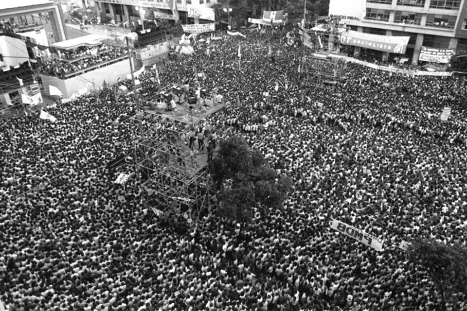 Votação de emenda que pedia eleições diretas completa 40 anos