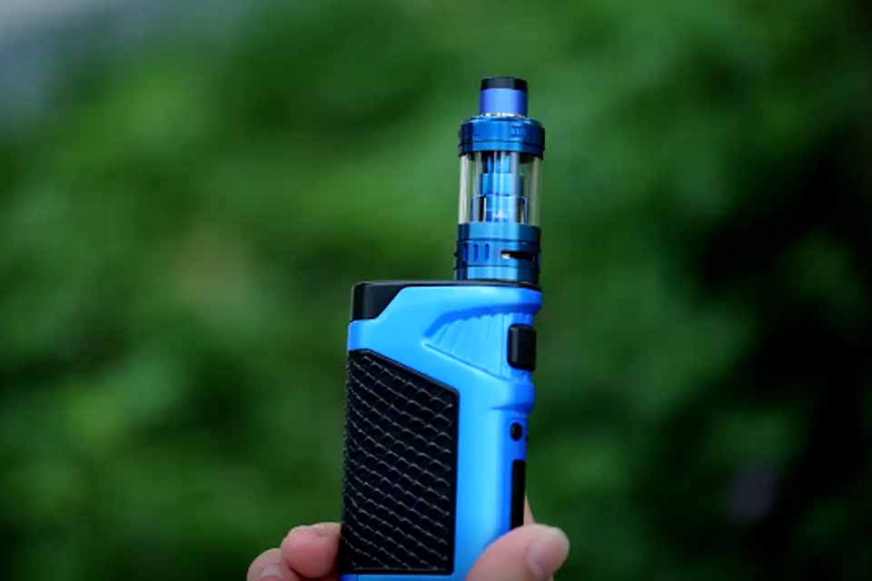 Um em cada 9 adolescentes usa cigarro eletrônico no Brasil