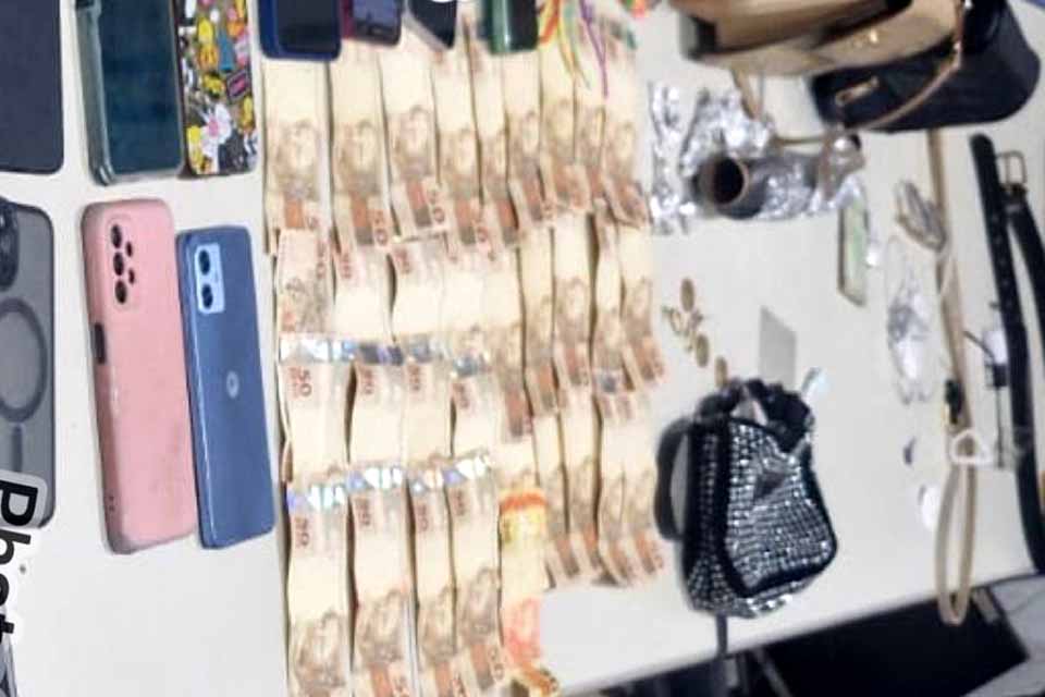PM prende quatro mulheres com 13 celulares furtados de foliões