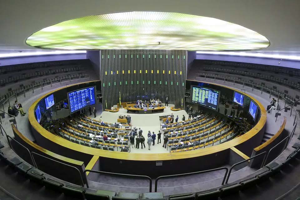 Câmara aprova novas regras para seguro obrigatório de veículos