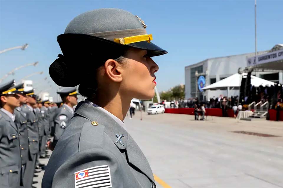 Cármen Lúcia suspende concurso da PMSC por limitar vaga para mulheres