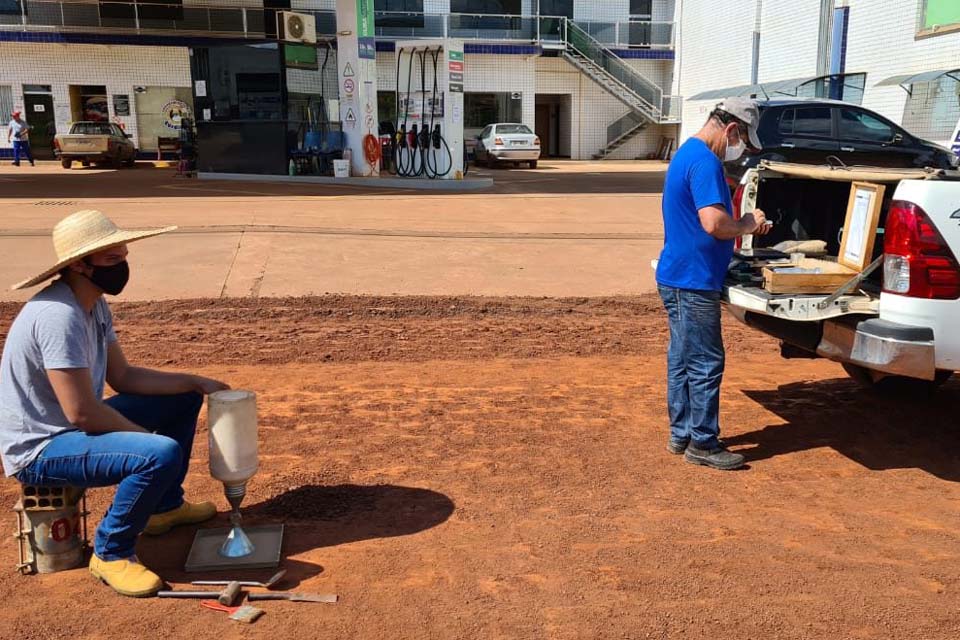 Trechos na avenida 25 de agosto recebem testes de qualidade e drenagem 