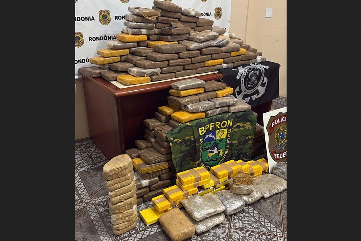 Forças de segurança apreendem cerca de 300 kg de drogas no rio Madeira