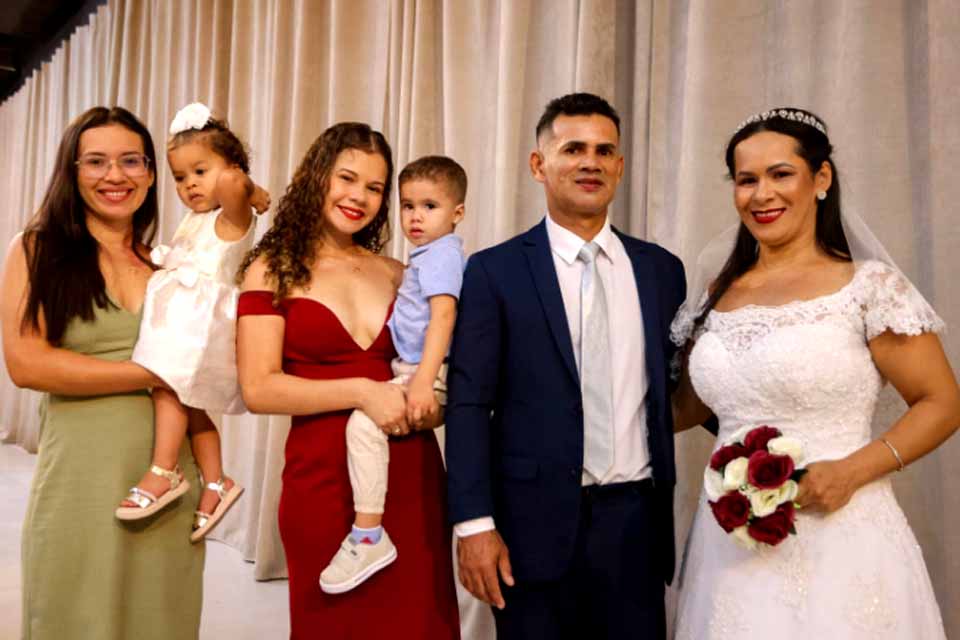 Casamento comunitário oficializa a união de 61 casais em Porto Velho