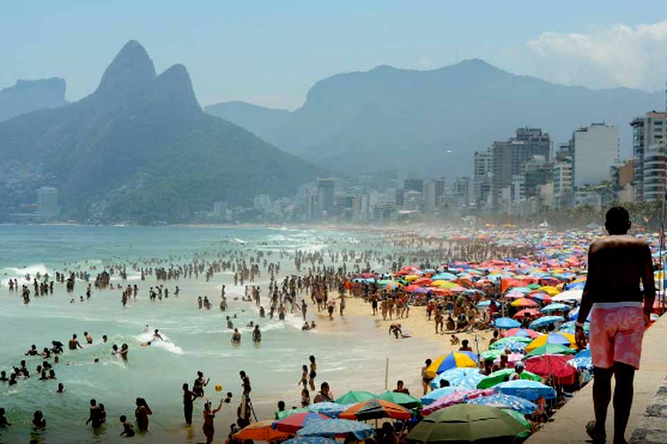 Após dias de chuva, Rio tem fim de semana com tempo mais firme e calor