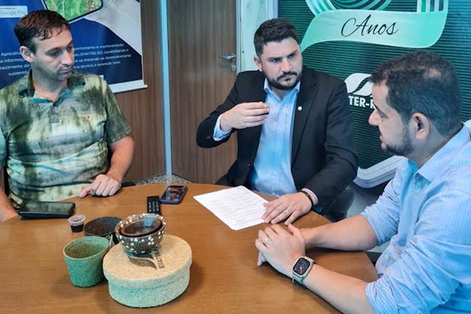 Deputado Jean Mendonça viabiliza distribuição de mudas de café e recursos para agricultura em Parecis 