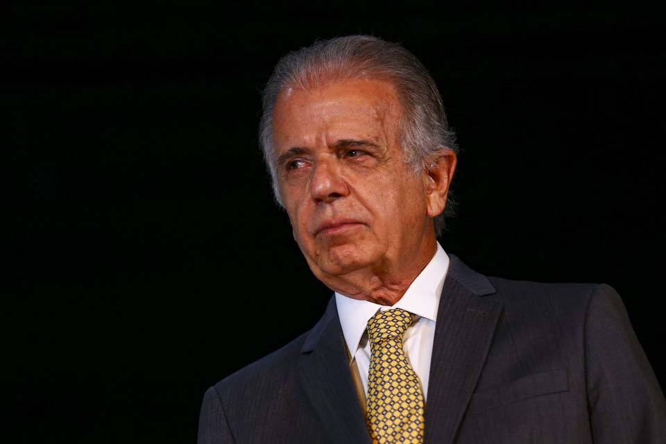 José Múcio defende aumento do orçamento da Defesa para 2% do PIB 