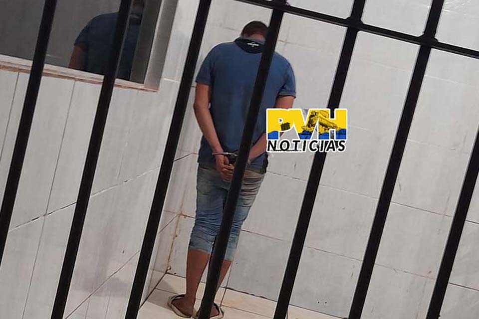 Simulando estar armado homem tenta assaltar policial é acaba preso