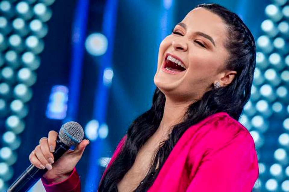 Maraisa ganha presente romântico do novo namorado