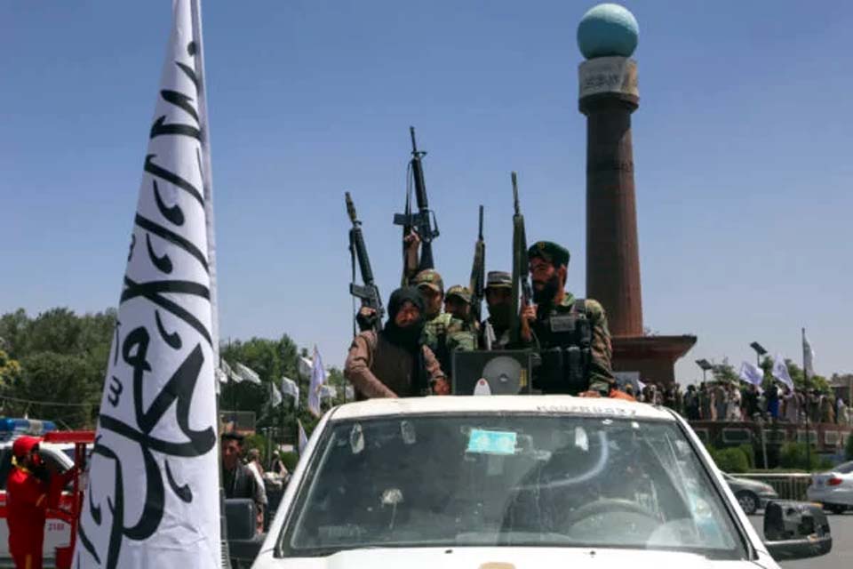 Talibã persegue e assassina pessoas ligadas ao antigo governo, diz ONU