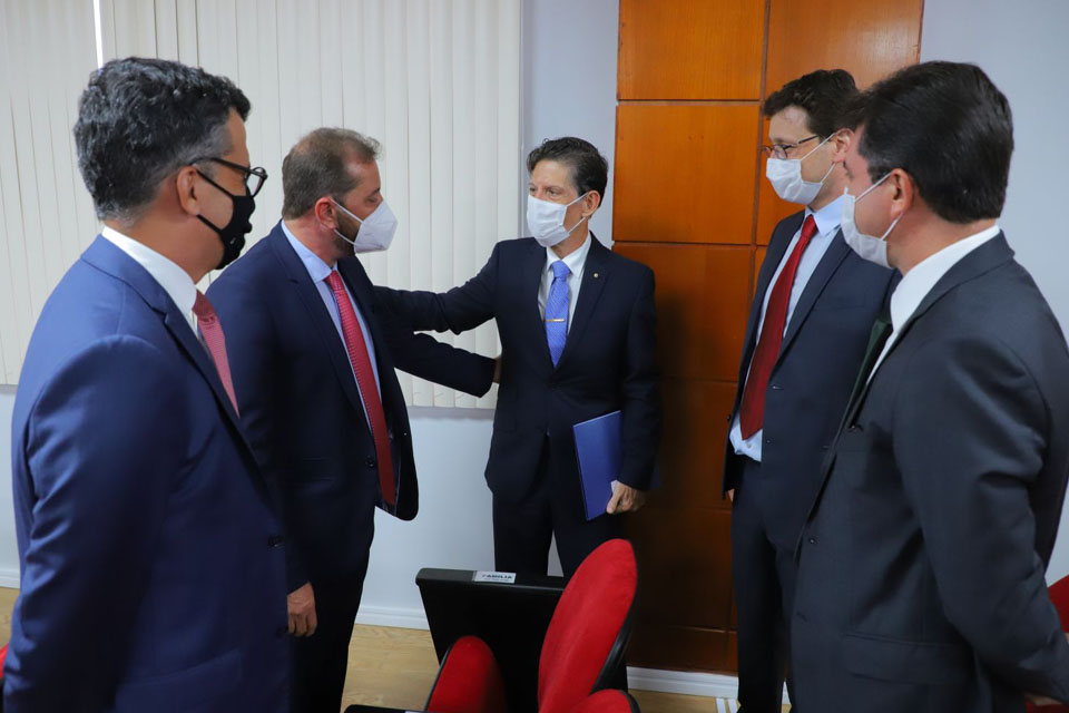  Prefeito Hildon Chaves prestigia posse do novo presidente e vice do Tribunal Regional Eleitoral de Rondônia