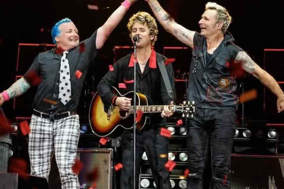 Clássico Vasco x Botafogo faz Green Day cancelar show no Rio