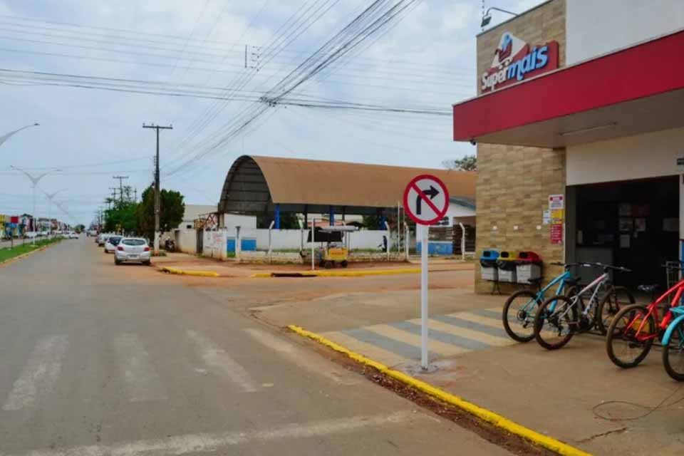 Mudanças no trânsito próximo às escolas Mário Grasso e Penha Rosendo já estão em vigor