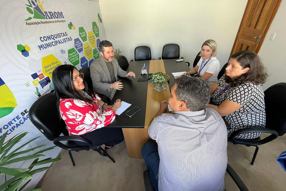 Sebrae e Arom reforçam parceria e debatem a incorporação de tecnologias e inovações na administração pública 
