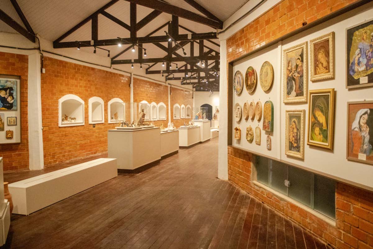 Museu do Presépio reúne arte, fé e história na capital; Espaço na zona Leste abriga acervo internacional e fortalece o turismo religioso