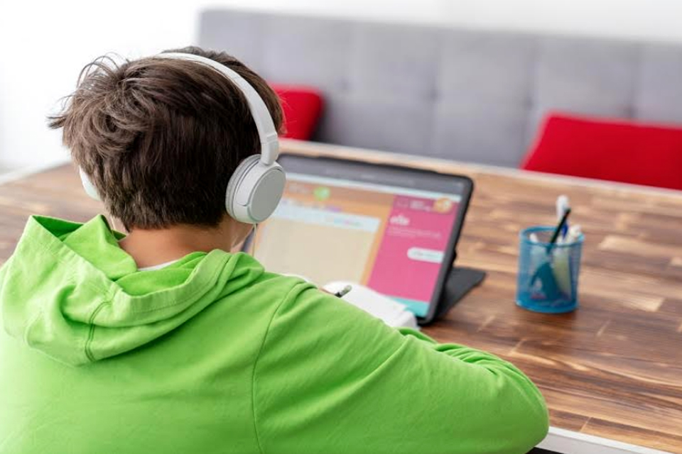 Junior Achievement e Sebrae levam Educação Empreendedora para Ensino Médio