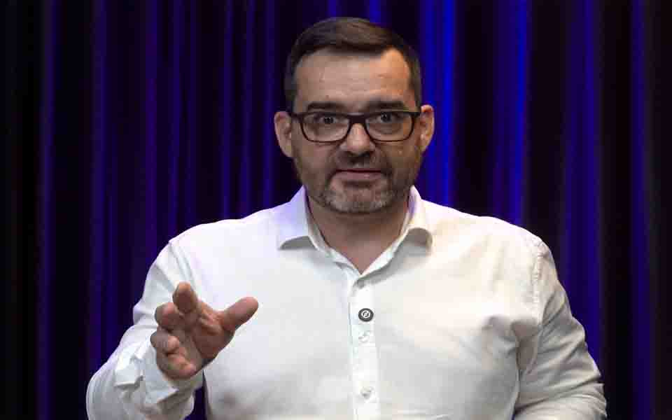 O marketing político do “soma ou some” - por: Ivan Lara