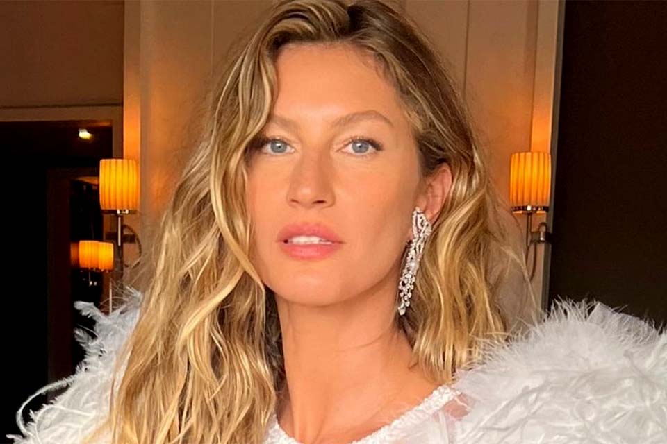 Com 43 anos e namorando, Gisele Bündchen reflete sobre nova fase: 'Me sinto recomeçando'