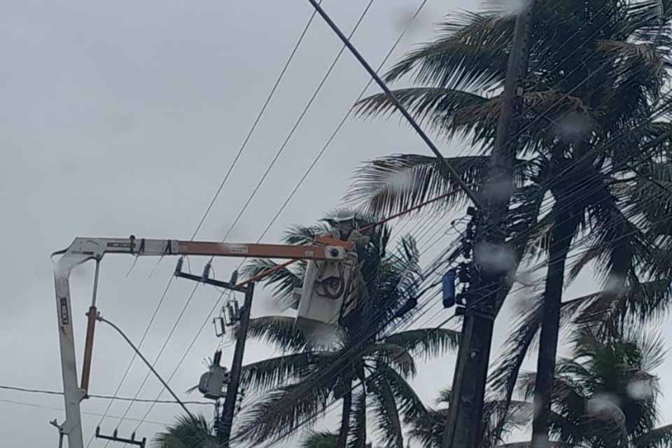 Alerta de chuvas fortes em Rondônia: Energisa reforça orientações de segurança com a rede elétrica