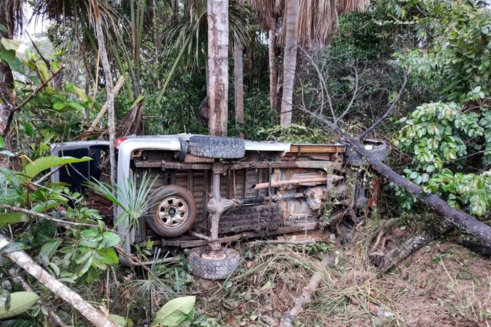 Caminhonete de funerária de Colorado capota indo buscar corpo em Vilhena