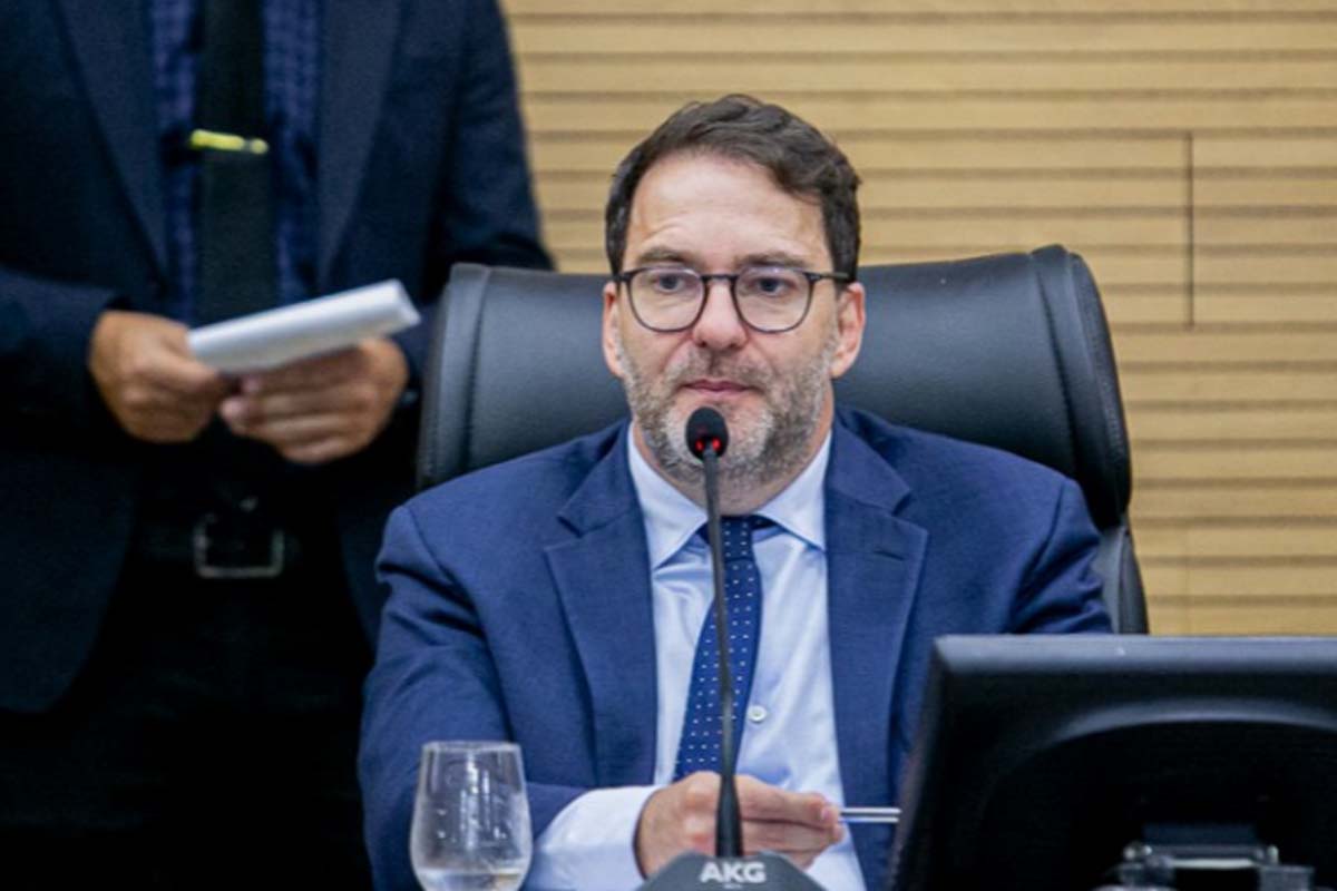 Alex Redano indica aquisição de lavanderia hospitalar para Theobroma