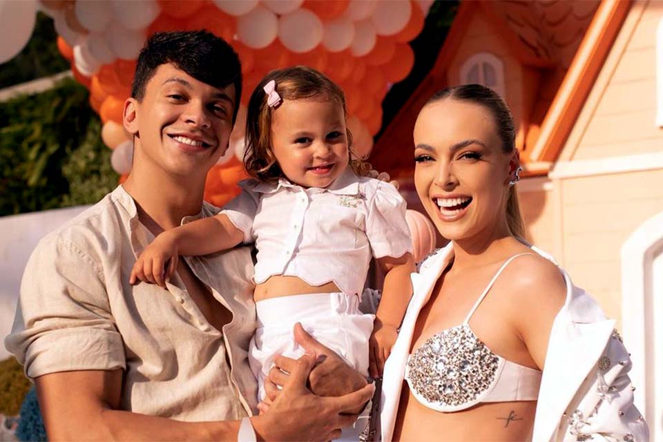 Júlio Cocielo e Tata Estaniecki revelam sexo do segundo bebê