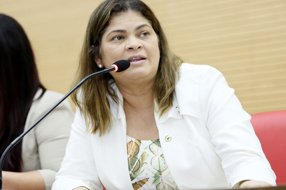 Indicado pela Deputada Cassia Muleta, DER realiza cascalhamento em estradas rurais