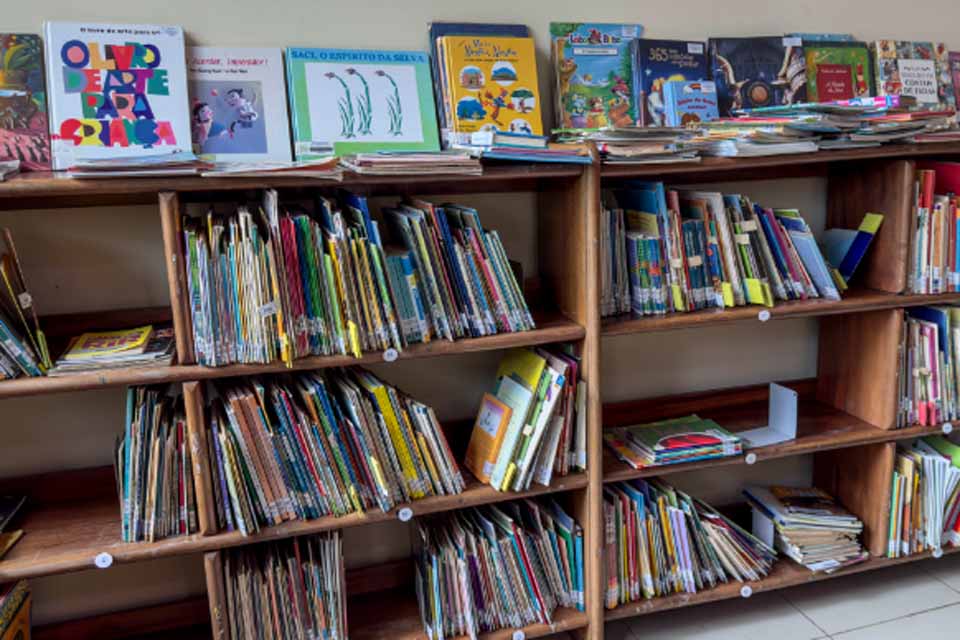 Biblioteca Municipal Francisco Meireles e Ajeb-RO promovem campanha de arrecadação de livros